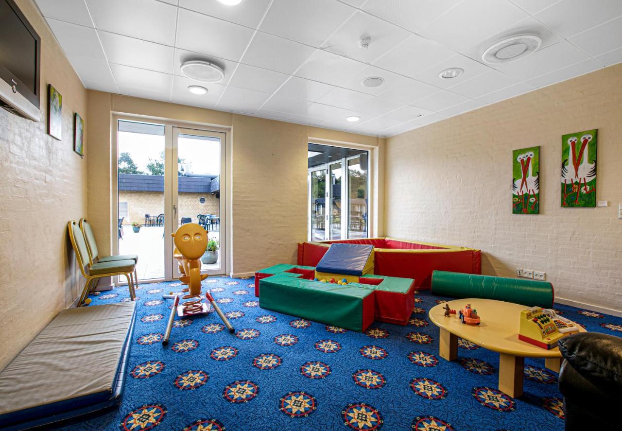 Hotel/ Apartments Marina Grenå Екстериор снимка